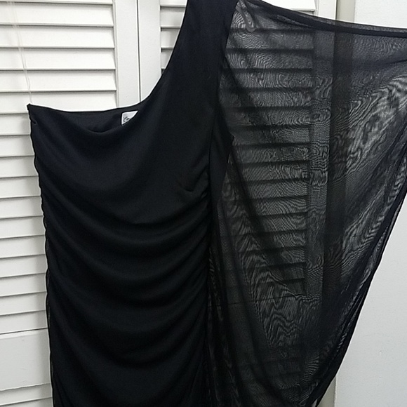 One shoulder evening dress - Picture 2 of 7